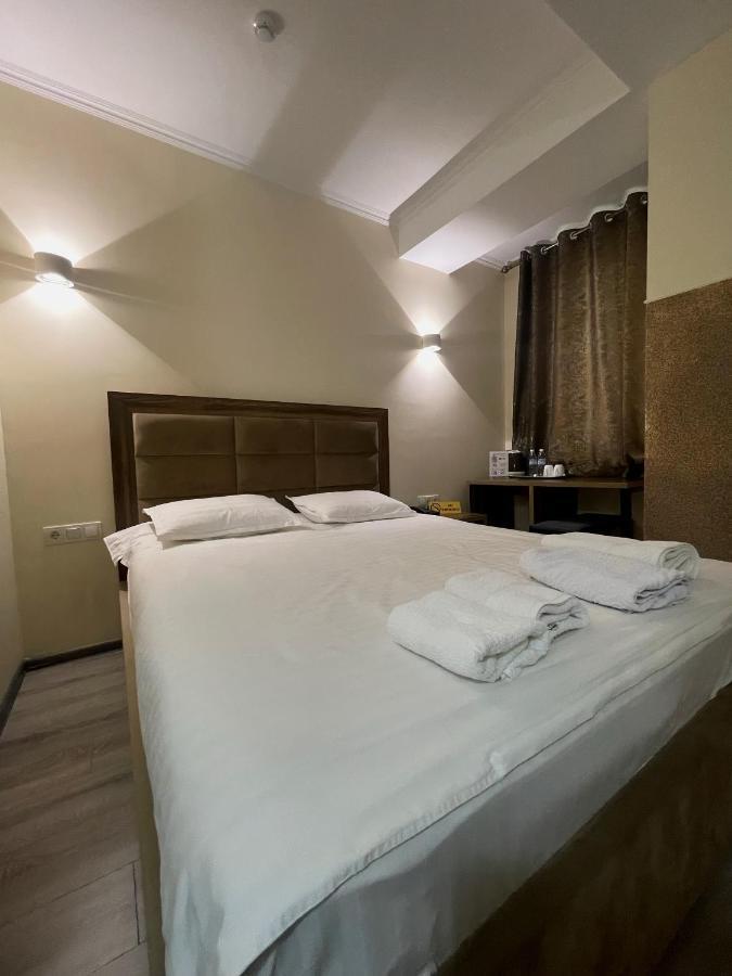 Hotel Nova Bișkek Exterior foto
