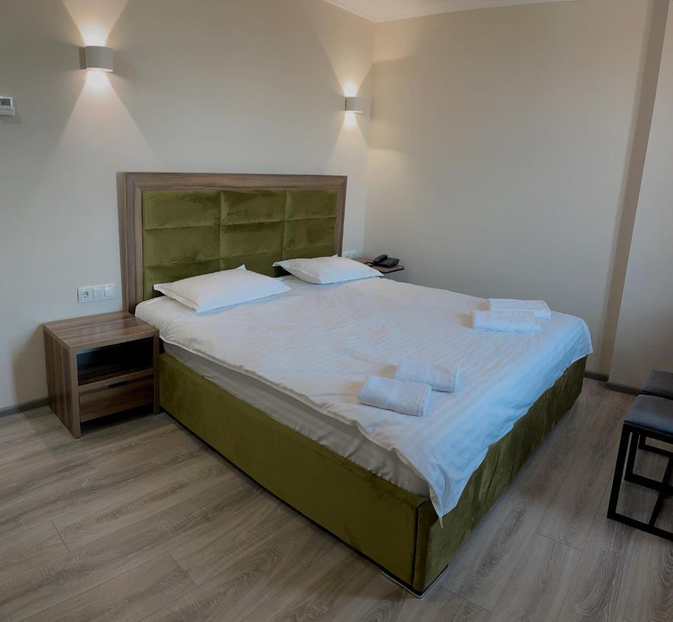 Hotel Nova Bișkek Exterior foto